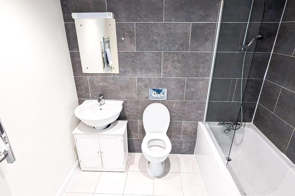 1 Bedroom City Centre Apartment Birmingham Buitenkant foto